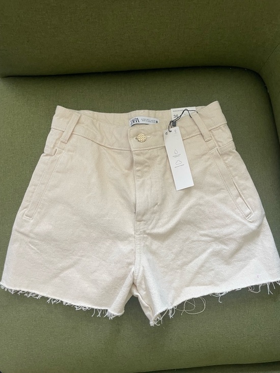 Zara Pants - ZARA Seamless Shorts Cream Frayed-Hem High-Waist Denim Shorts